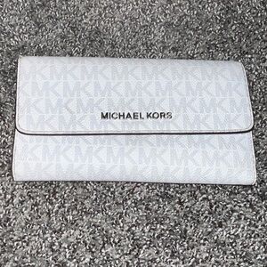 Michael Kors Light Gray/White MK Logo Continental Wallet